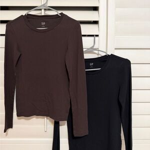 GAP Long Sleeve Tops in Black and Dark Brown